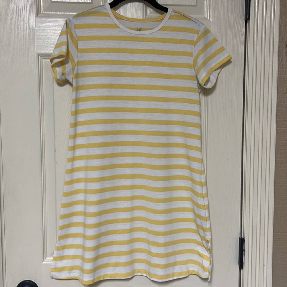 Gap kids size 12 dress. Yellow and white striped. Signs of wash and wear.
